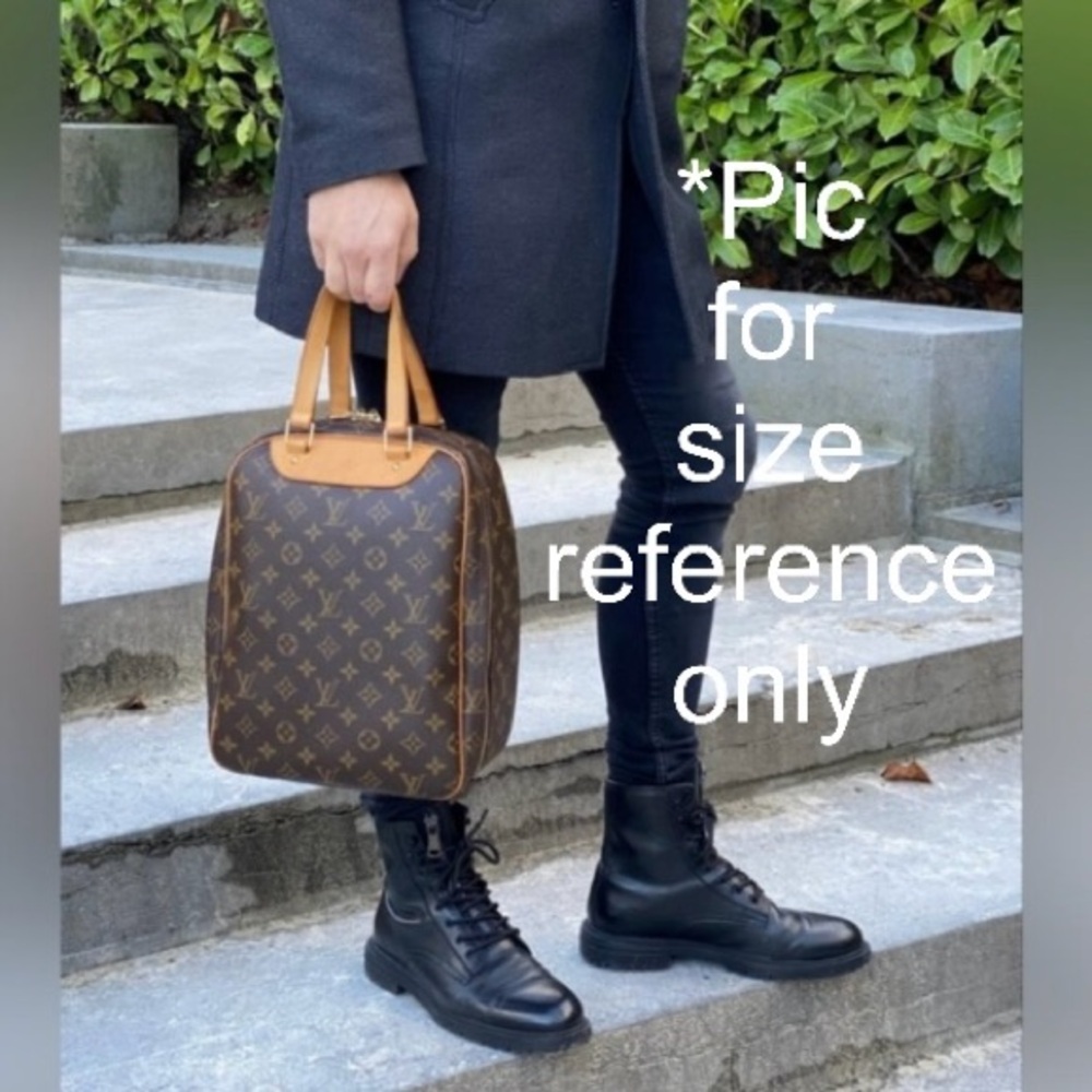 Louis Vuitton Monogram Excursion Bag! LV Handbag! Comes With COA!